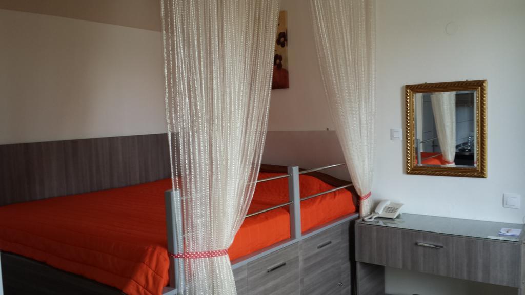 Takis Hotel Apartments Ialysos  Kamer foto
