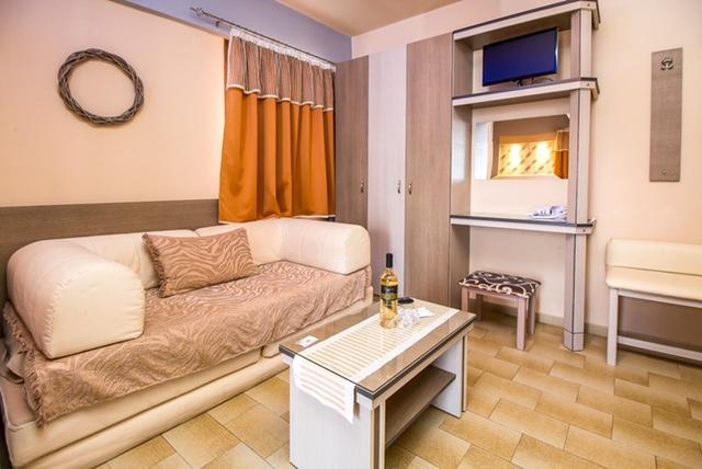 Takis Hotel Apartments Ialysos  Buitenkant foto